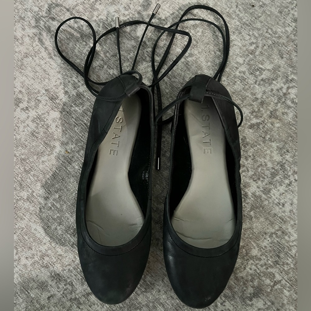 1.State Women’s Black Leather Ballet Flats